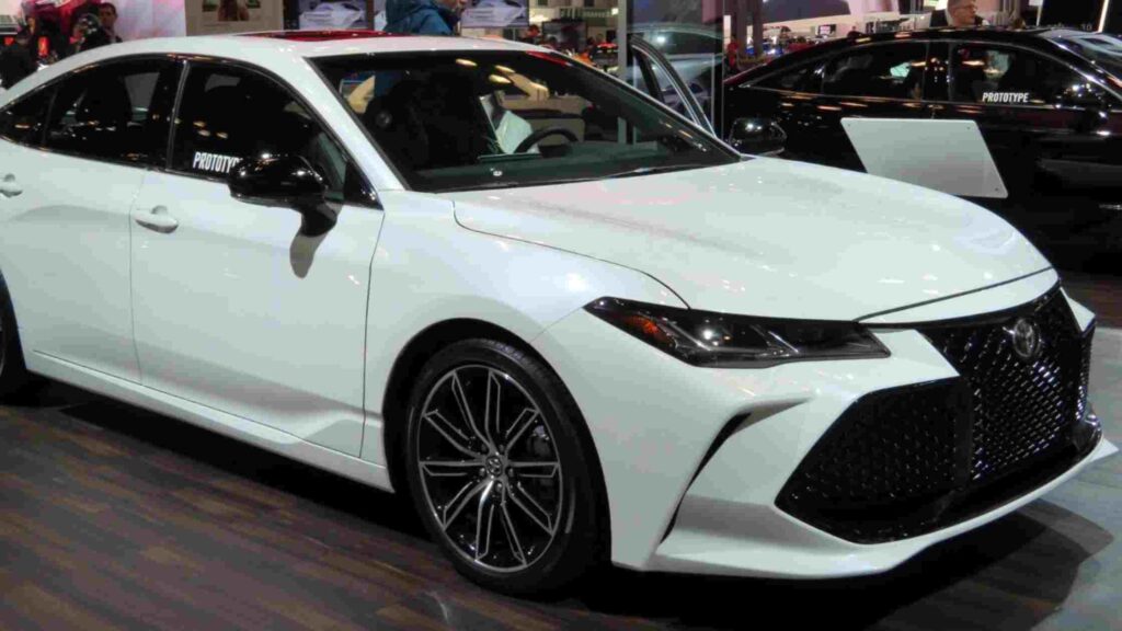 These Cars Being Discontinued in 2023 - Know The Models - Toyota Avalon