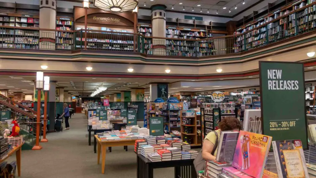 Is Barnes and Noble going out of business in 2022-2023