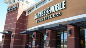 Is Barnes and Noble going out of business in 2022