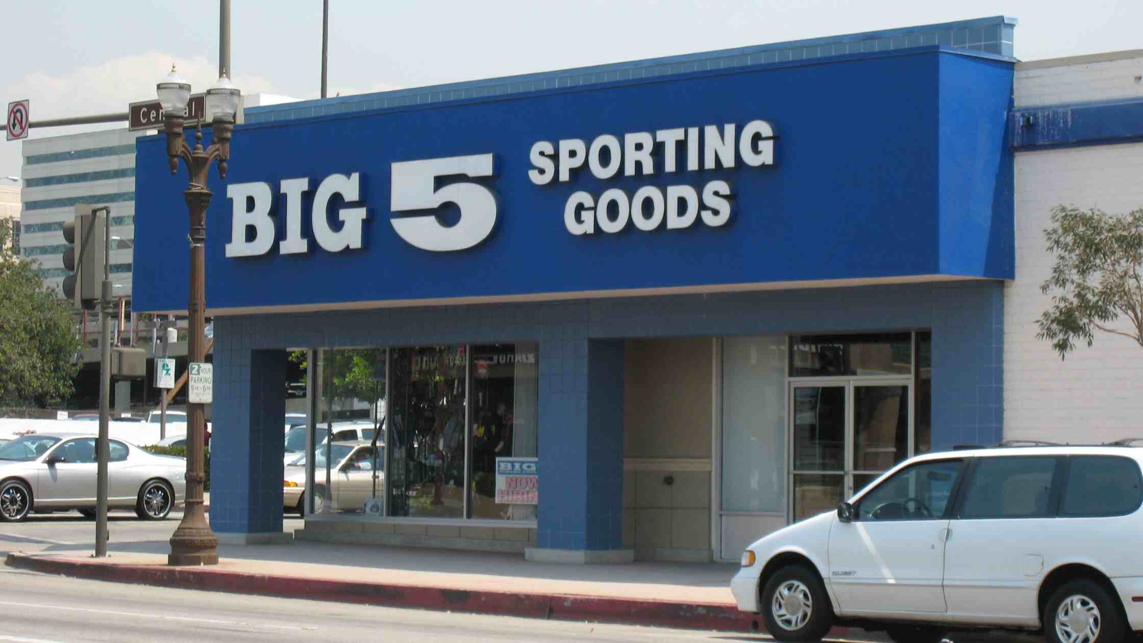 Big 5 closing stores