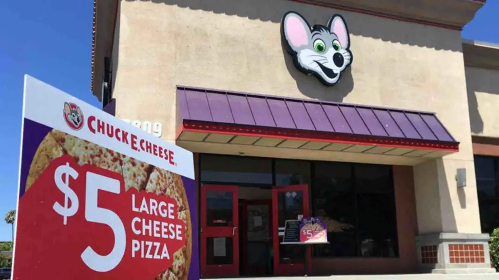 Is Chuck E Cheese going out of business