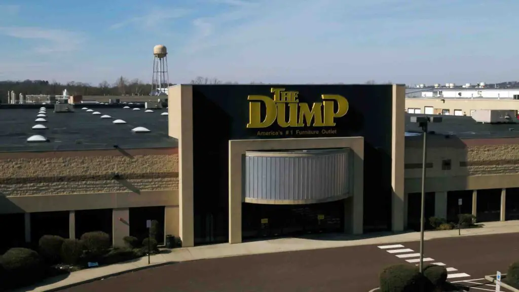Is the Dump furniture going out of business in 2023?