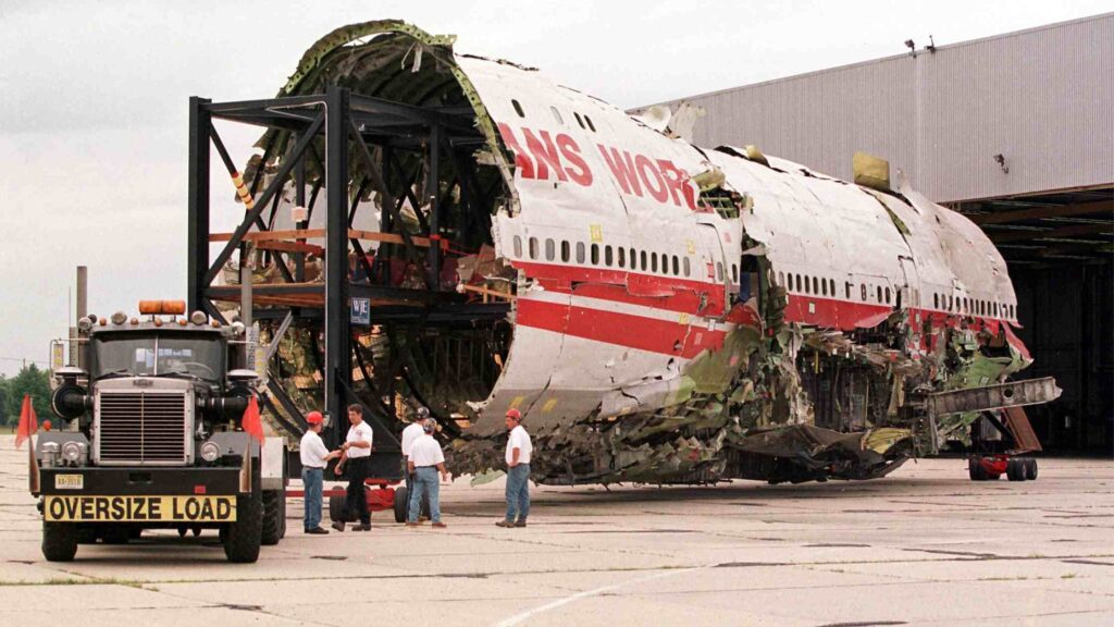 When did TWA go out of business - Are there still TWA planes?