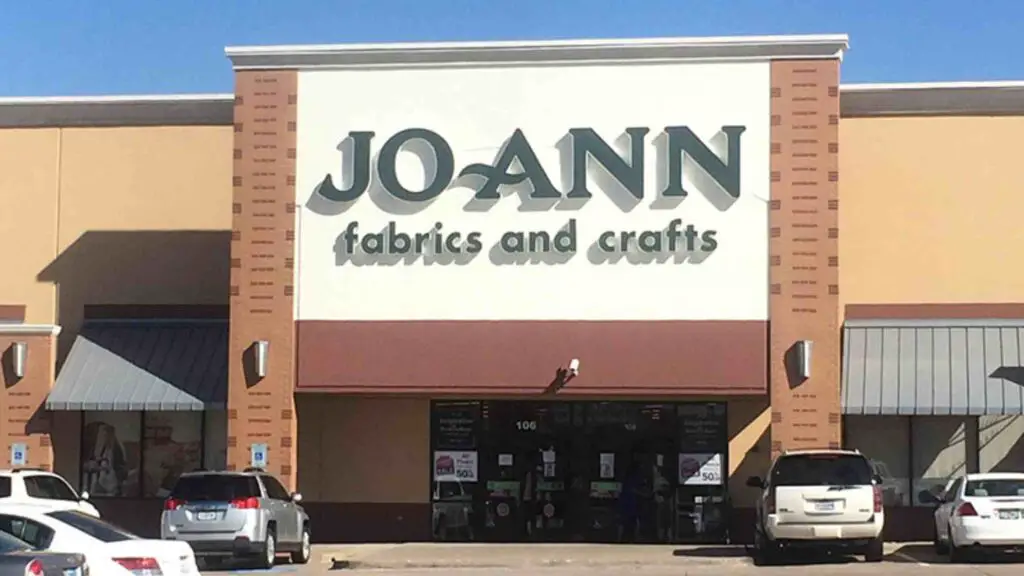 joann fabrics closing stores